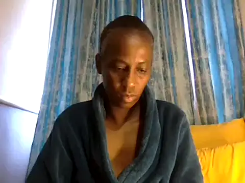 Snapshot of AfricanPrincesss2 chatting on December 25, 2024, 4:43 pm AfricanPrincesss2 online show from December 25, 2024, 4:43 pm
