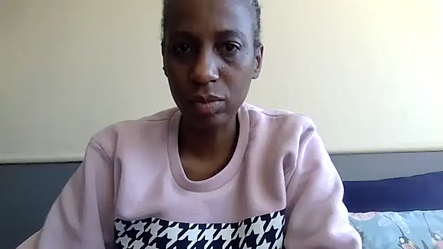 Snapshot of AfricanPrincesss2 chatting on August 4, 2026, 7:55 am AfricanPrincesss2 online show from August 4, 2026, 7:55 am