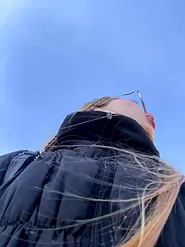 melody-dy online show from September 11, 2025, 9:04 pm