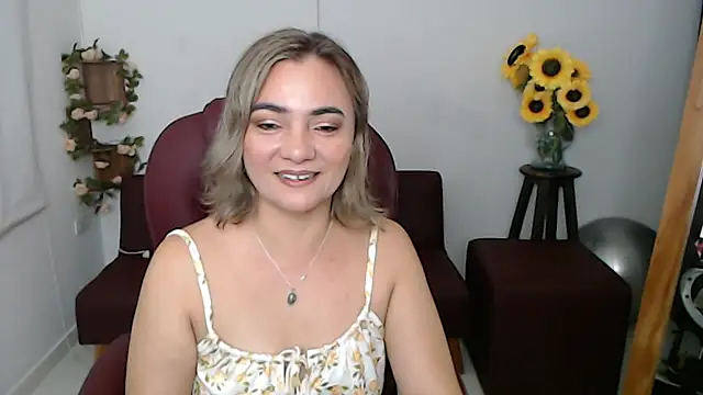 Snapshot of ana_milf chatting on May 15, 2026, 2:46 pm ana milf online show from May 15, 2026, 2:46 pm