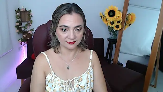 Snapshot of ana_milf chatting on July 14, 2026, 1:17 pm ana milf online show from July 14, 2026, 1:17 pm