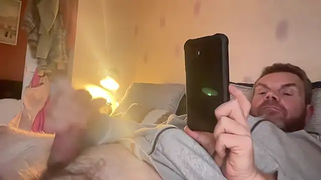 Snapshot of toptugger chatting on November 18, 2025, 4:11 pm toptugger online show from November 18, 2025, 4:11 pm