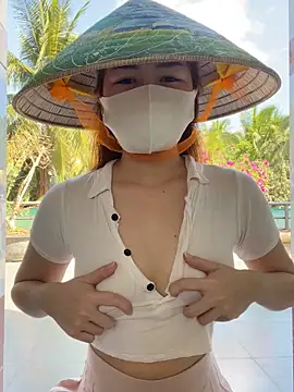 BabyThree  online show from March 6, 2026, 8:11 am