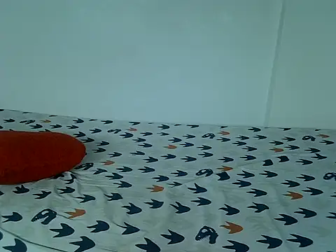 Snapshot of laetitia_ chatting on November 8, 2025, 9:57 pm laetitia online show from November 8, 2025, 9:57 pm