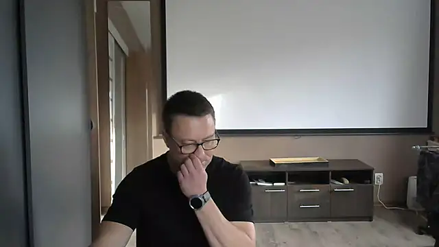 Snapshot of HarrySnake chatting on November 7, 2025, 8:14 am HarrySnake online show from November 7, 2025, 8:14 am