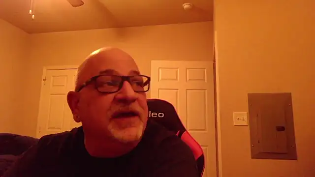 Snapshot of --JimmyJamzs-- chatting on December 17, 2024, 2:33 pm --JimmyJamzs-- online show from December 17, 2024, 2:33 pm