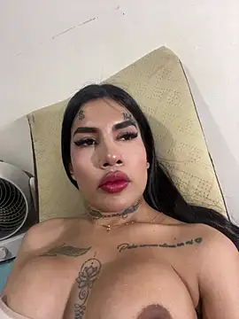 Snapshot of saragill323 chatting on January 15, 2025, 11:40 pm saragill323 online show from January 15, 2025, 11:40 pm