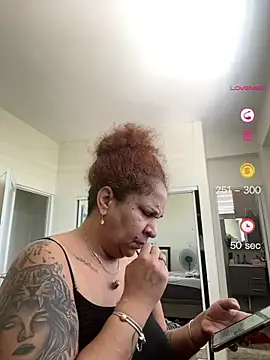 Snapshot of ladycreamypr2 chatting on July 2, 2026, 4:02 pm ladycreamypr2 online show from July 2, 2026, 4:02 pm