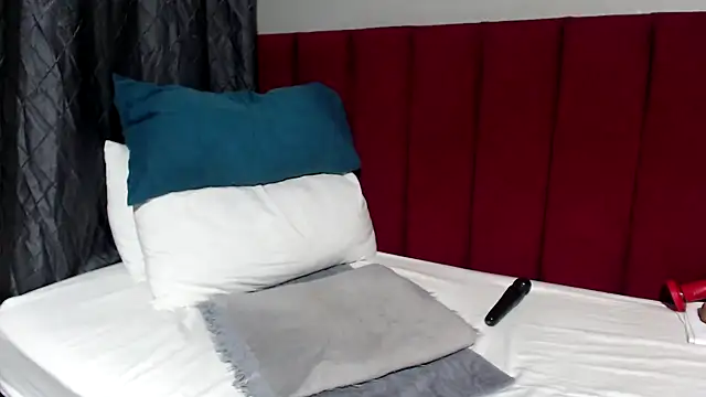 Mochabae online show from November 14, 2025, 4:00 am