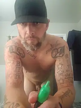 LongandEasy77 online show from October 27, 2025, 8:40 am