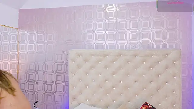 Snapshot of Sara_Desire chatting on November 26, 2025, 3:24 pm Sara Desire online show from November 26, 2025, 3:24 pm