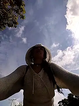 rebekka simpson online show from November 13, 2025, 2:27 pm