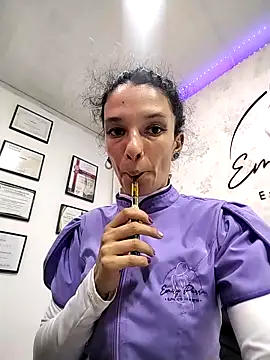 rebekka simpson online show from November 22, 2025, 10:42 pm