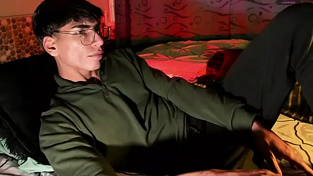 Snapshot of Teo_skinny chatting on February 20, 2025, 8:36 pm Teo skinny online show from February 20, 2025, 8:36 pm