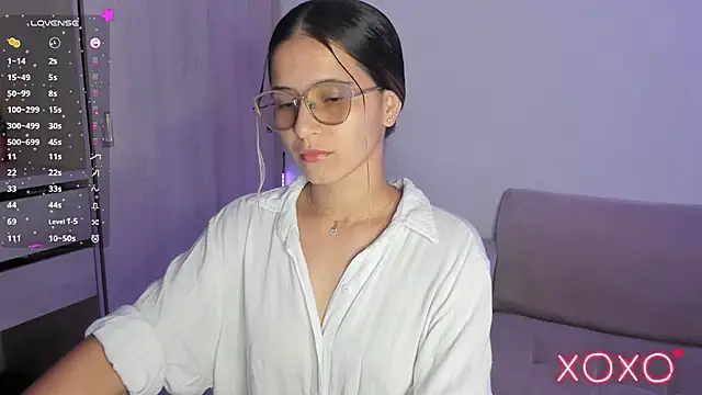 Lilacutte  online show from November 11, 2025, 10:15 am