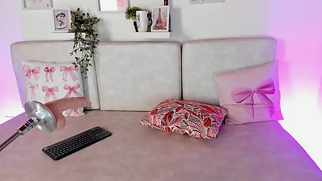 Snapshot of Malka_Burning chatting on March 11, 2025, 2:32 am Malka Burning online show from March 11, 2025, 2:32 am