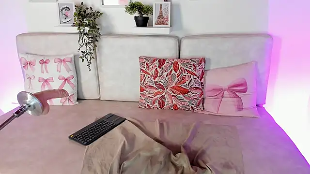 Snapshot of Malka_Burning chatting on March 15, 2025, 2:35 am Malka Burning online show from March 15, 2025, 2:35 am