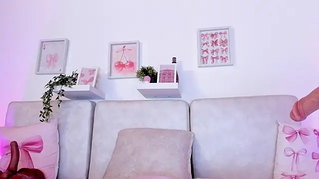 Snapshot of Malka_Burning chatting on October 18, 2025, 8:09 pm Malka Burning online show from October 18, 2025, 8:09 pm