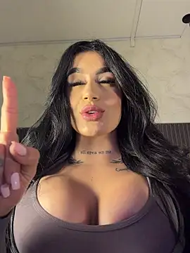 SOPHICARTERS online show from March 19, 2026, 4:05 am