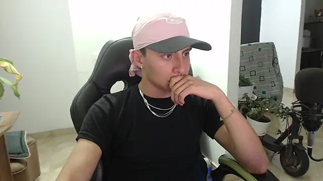 Snapshot of jay_dimarco2 chatting on December 23, 2025, 1:58 am jay dimarco2 online show from December 23, 2025, 1:58 am