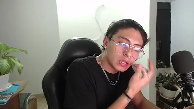 Snapshot of jay_dimarco2 chatting on January 10, 2026, 4:14 am jay dimarco2 online show from January 10, 2026, 4:14 am