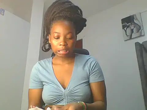  Becky002 online show from May 16, 2026, 10:12 am