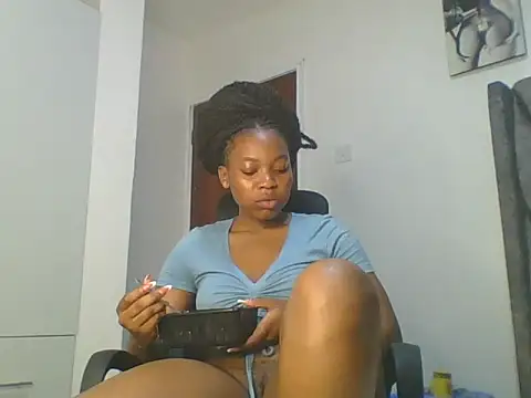  Becky002 online show from May 17, 2026, 12:12 pm
