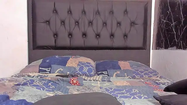 kriixtybrown online show from October 2, 2025, 6:04 pm