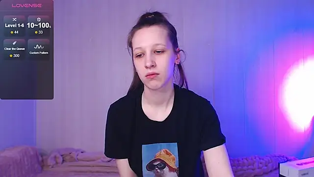 ur kitty   online show from December 17, 2025, 9:04 am