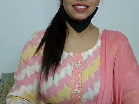 Snapshot of sparkling_queen chatting on December 4, 2024, 4:05 pm sparkling queen online show from December 4, 2024, 4:05 pm