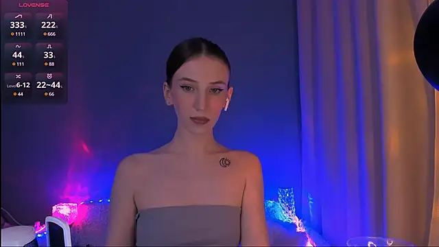 ellaamber online show from December 17, 2024, 12:01 am