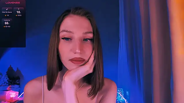 ellaamber online show from December 21, 2025, 2:19 am