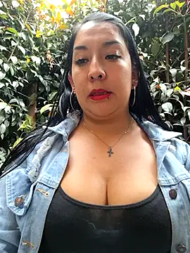 Bella keny online show from November 4, 2025, 6:40 pm