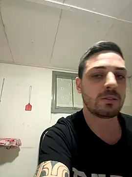 iltoscano95 online show from October 14, 2025, 7:25 pm