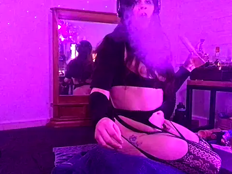 Snapshot of kinkstar5 chatting on November 2, 2025, 9:22 am kinkstar5 online show from November 2, 2025, 9:22 am