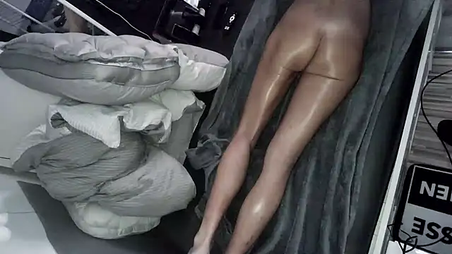 Snapshot of only1po chatting on December 1, 2024, 10:21 pm only1po online show from December 1, 2024, 10:21 pm