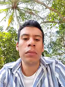 josehot151515 online show from October 8, 2025, 5:10 pm