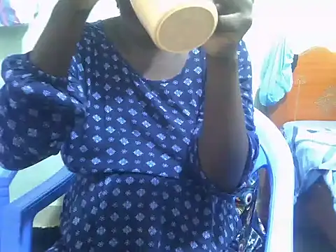 Petite rider online show from November 3, 2025, 6:03 am