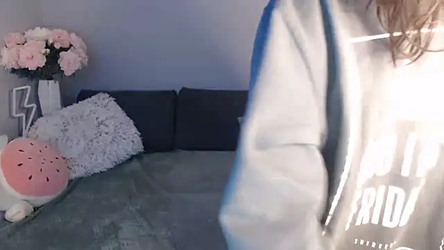 Mini Diva online show from January 18, 2025, 9:13 am