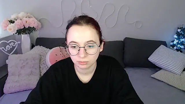 Mini Diva online show from December 16, 2025, 9:14 am