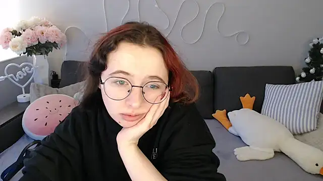 Mini Diva online show from February 14, 2026, 9:06 am