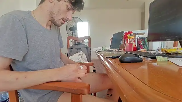 nicolaaaaas online show from March 13, 2025, 12:56 pm