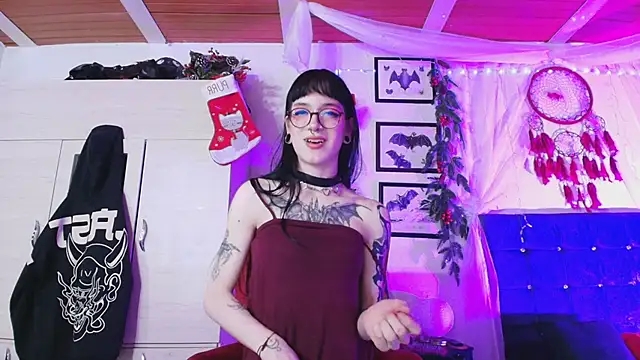 Snapshot of bathory_vamps chatting on December 15, 2025, 3:22 am bathory vamps online show from December 15, 2025, 3:22 am