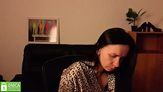 annakillianox online show from May 12, 2026, 5:26 am