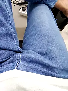 Snapshot of Heman100492 chatting on January 17, 2025, 7:08 am Heman100492 online show from January 17, 2025, 7:08 am