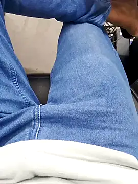 Snapshot of Heman100492 chatting on January 22, 2025, 3:07 pm Heman100492 online show from January 22, 2025, 3:07 pm