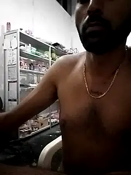 Snapshot of Heman100492 chatting on February 3, 2025, 5:35 pm Heman100492 online show from February 3, 2025, 5:35 pm