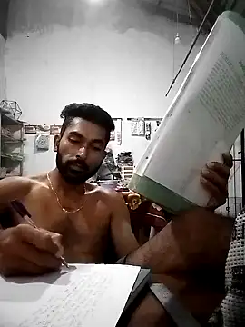 Snapshot of Heman100492 chatting on February 13, 2025, 5:11 pm Heman100492 online show from February 13, 2025, 5:11 pm