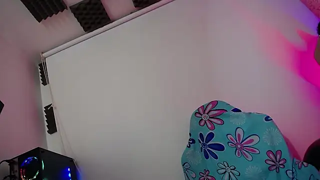 luly pink online show from January 14, 2026, 3:34 am