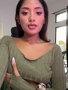 VictoireFeller online show from February 3, 2026, 11:21 pm